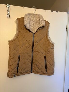 Free Country Quilted Fleece-Lined Reversible Vest in Camel